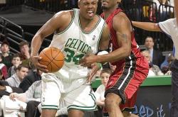 球速中国官网 - 冲刺阶段突围战来临，波士顿凯尔特人围绕法甲伤情更新，气氛紧张，身体对抗强度拉满