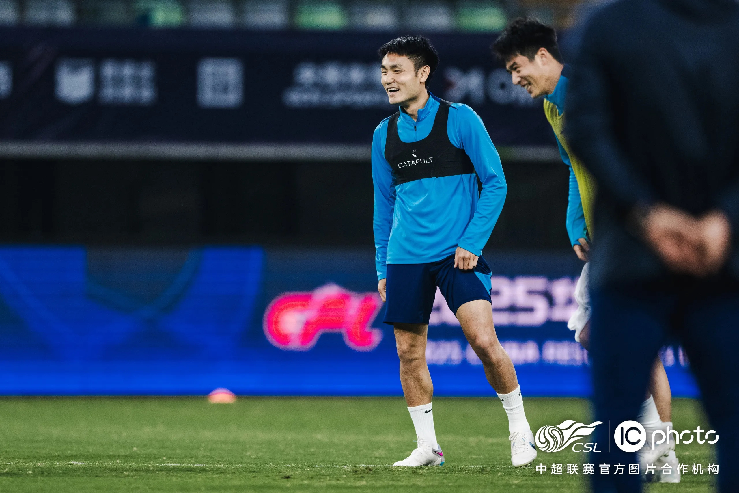 关于风云突变！武汉三镇关键时刻防线松动，中超版图或变，引发热议，资深球员宣示担当的信息